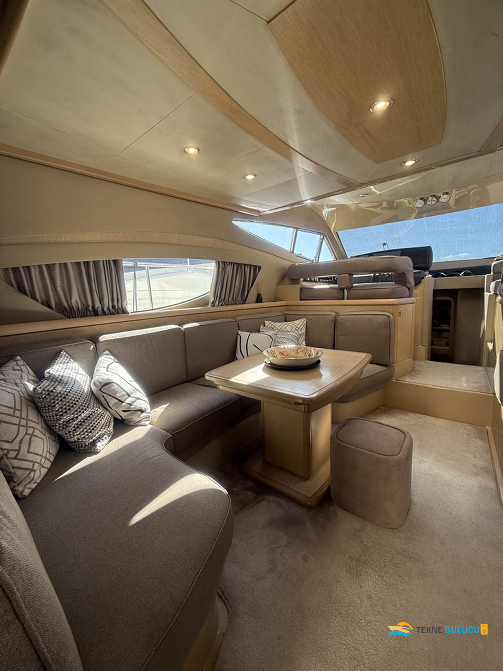 Ferretti 460 2007 iç mekan 2