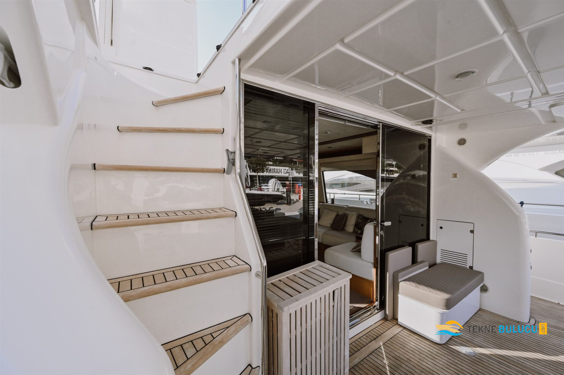 Ferretti 731 2005 iç mekan 3