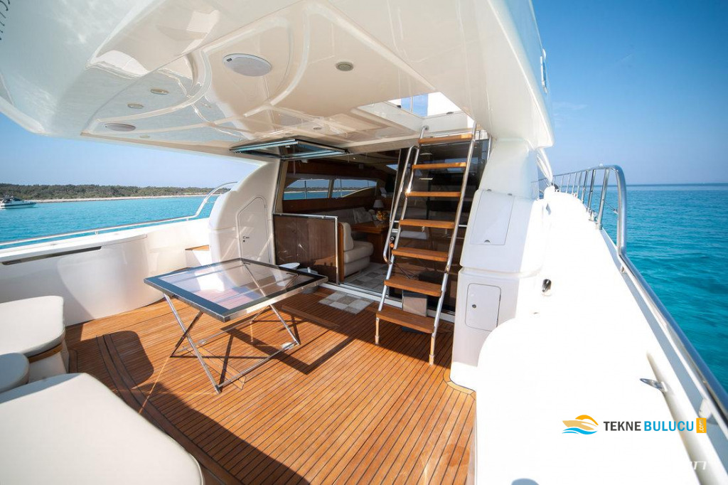 Ferretti 590 2005 iç mekan 1