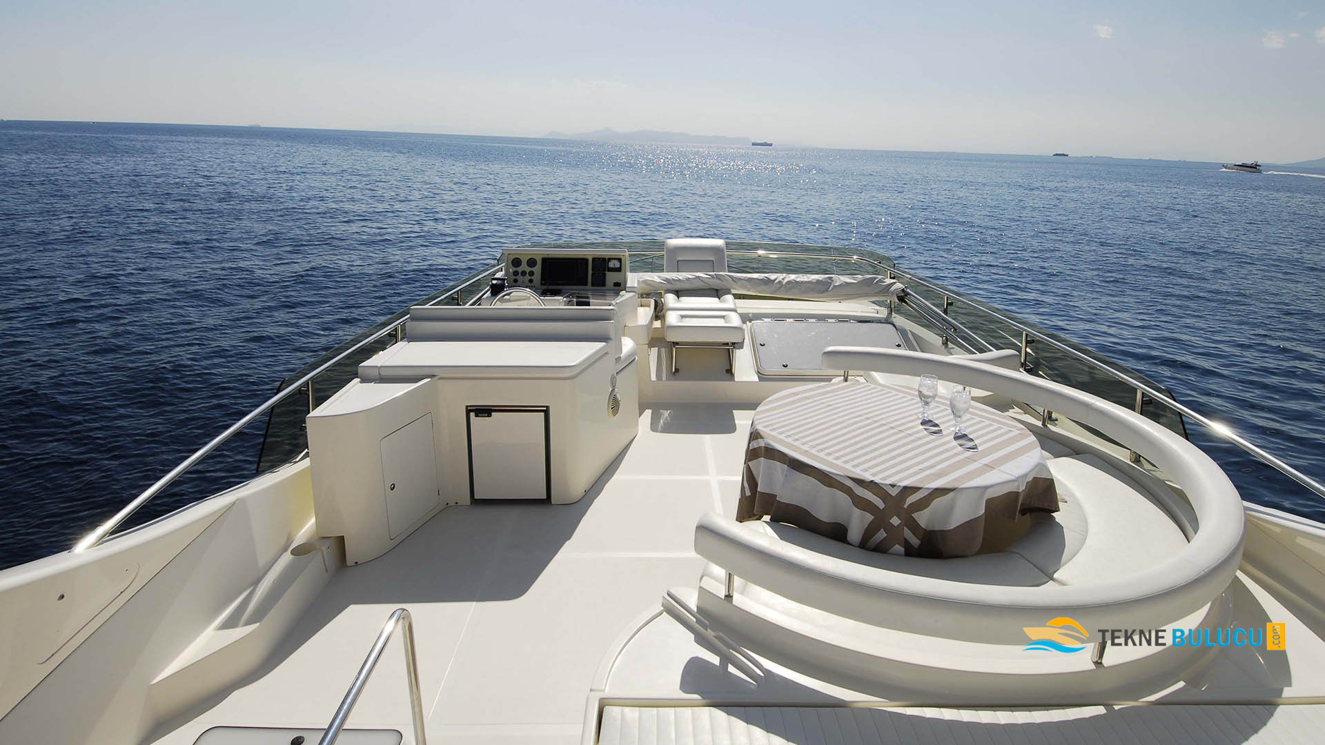 Ferretti 680 2003 iç mekan 3