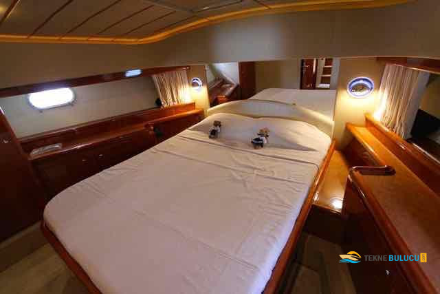 Ferretti 680 2006 iç mekan 1