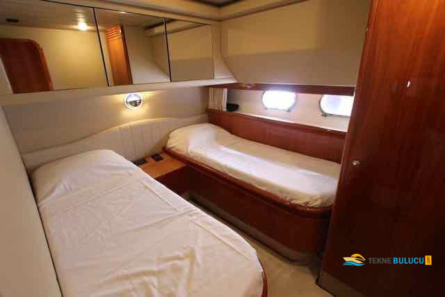 Ferretti 680 2006 iç mekan 3