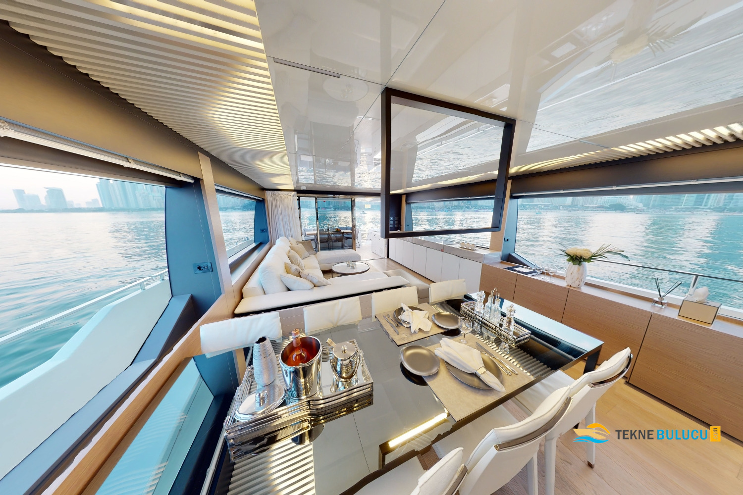 Ferretti 780 2009 iç mekan 2