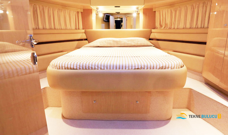 Ferretti 550 2007 iç mekan 3