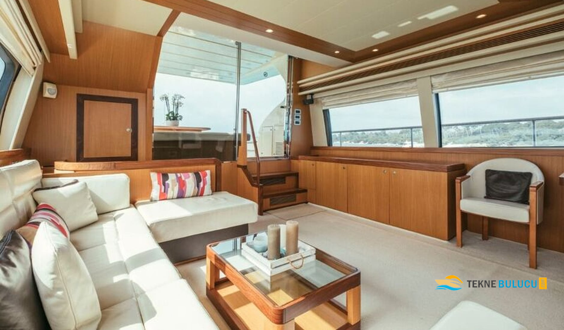 Ferretti Altura 690 2005 iç mekan 3
