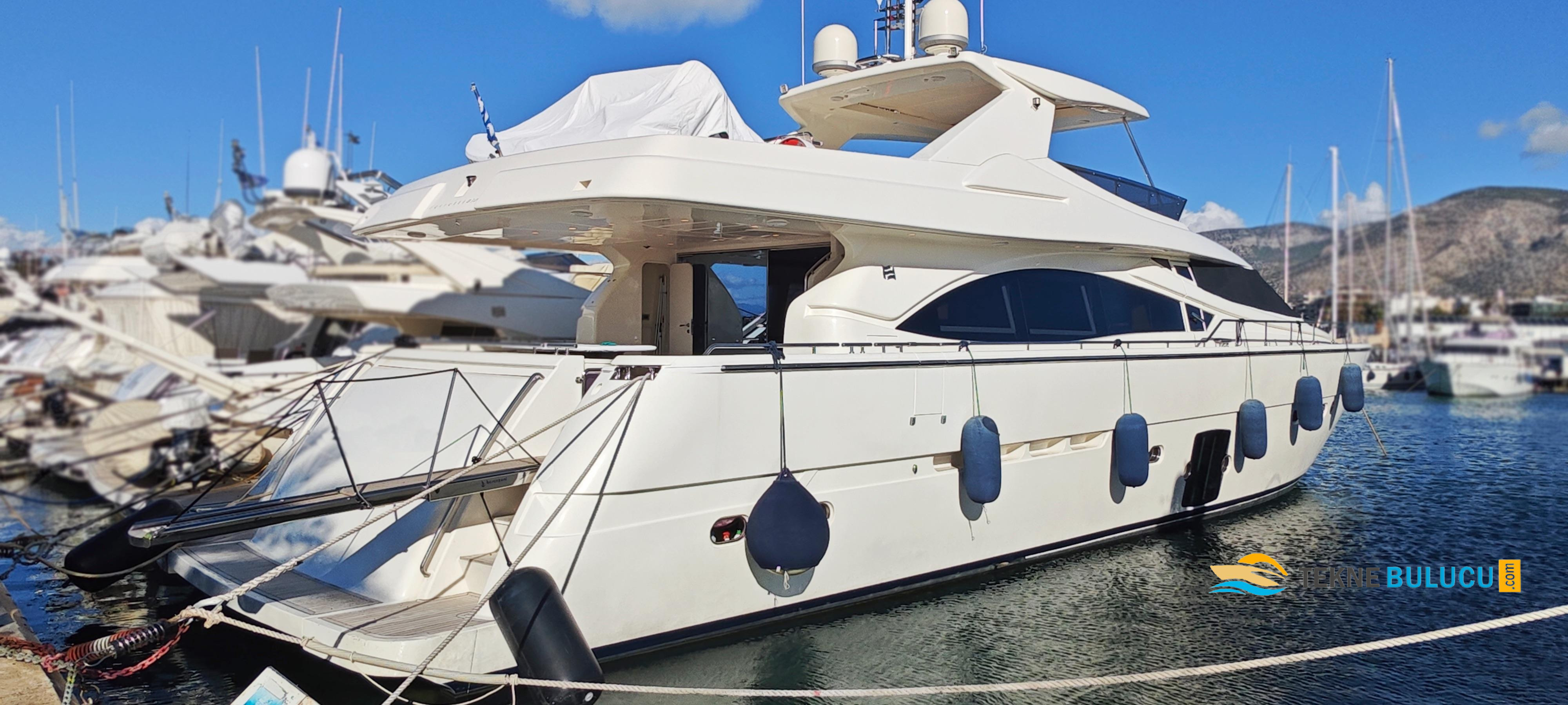 Ferretti 830 2007 iç mekan 1