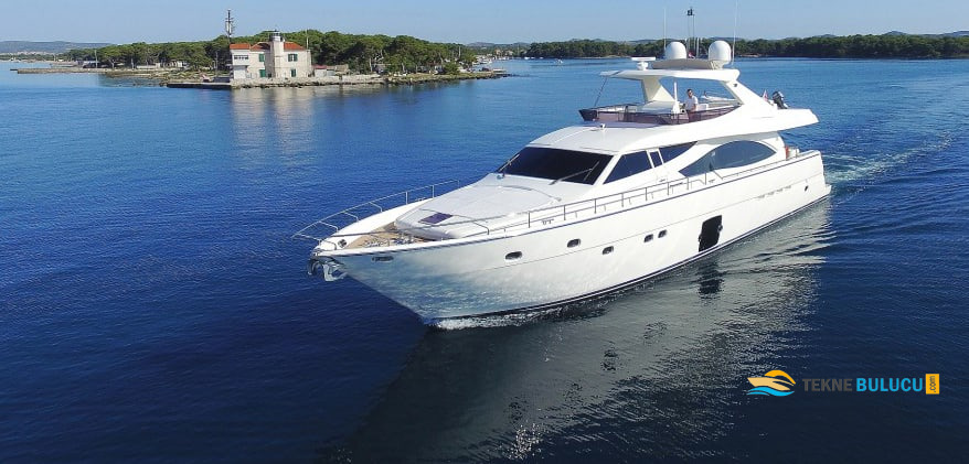 Ferretti 830 2012 iç mekan 1