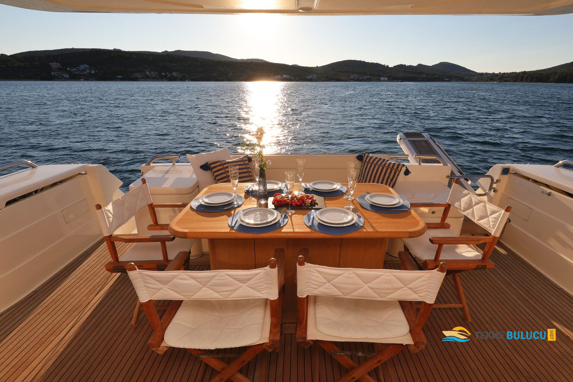 Ferretti 681 2011 iç mekan 2