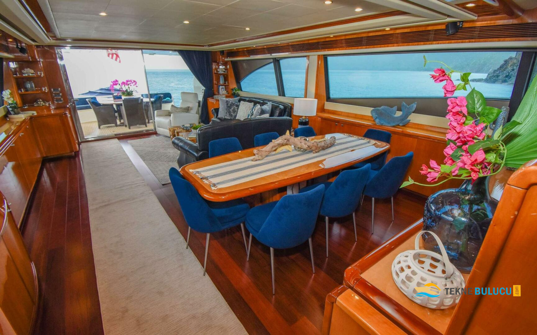 Ferretti 881 2010 iç mekan 3