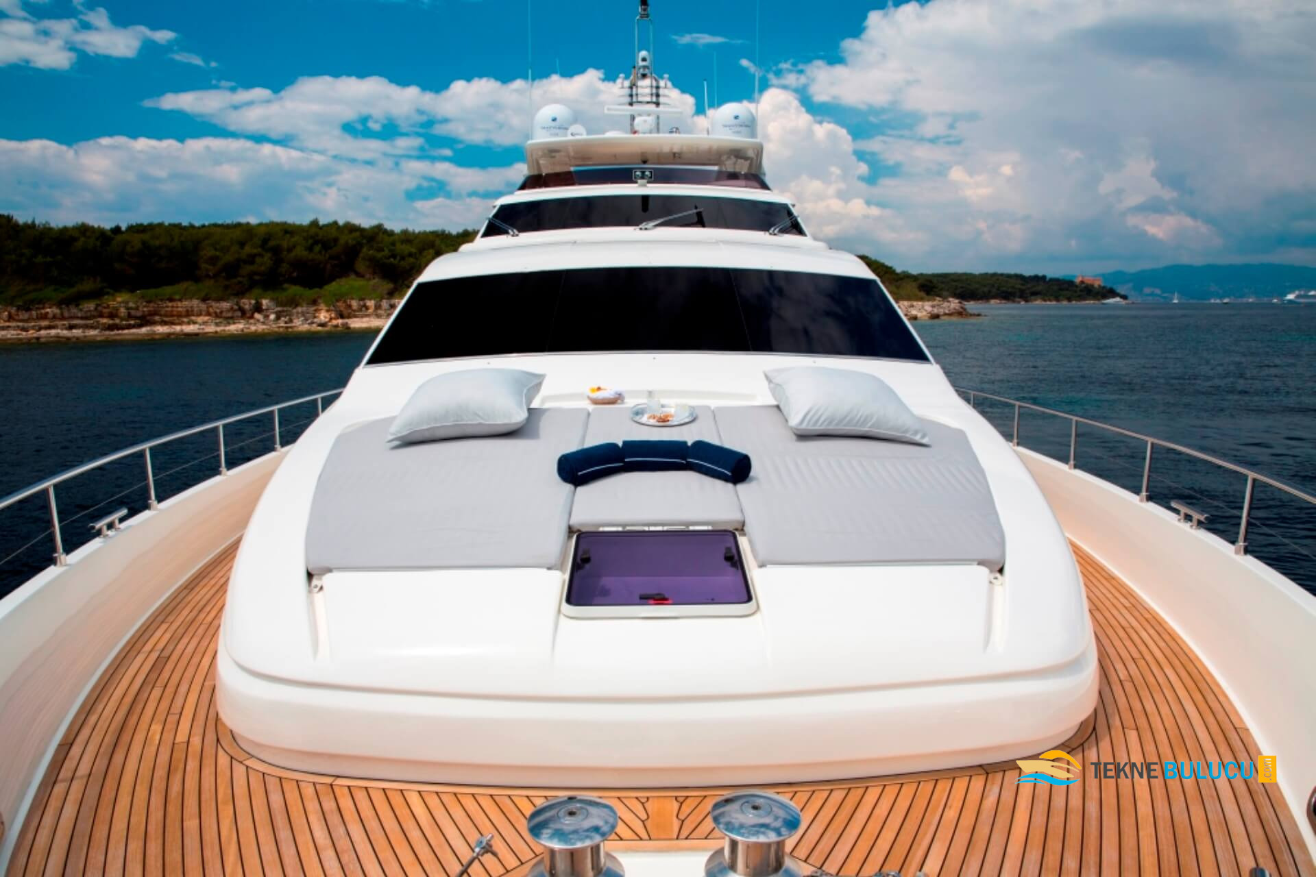 Ferretti 881 RPH 2008 iç mekan 2