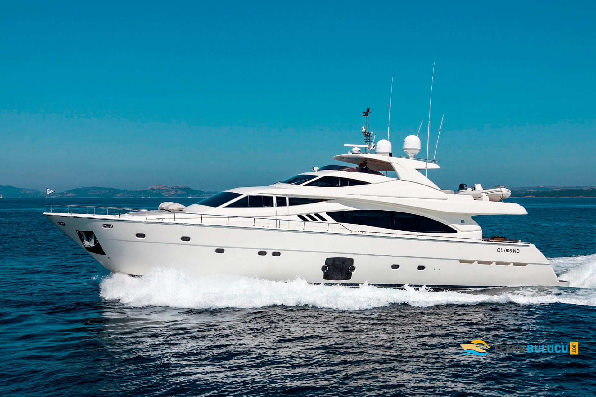 Ferretti 881 RPH 2011 iç mekan 1