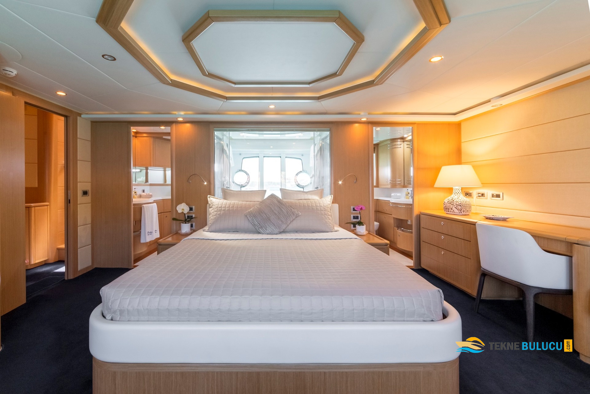 Ferretti 881 RPH 2012 iç mekan 2