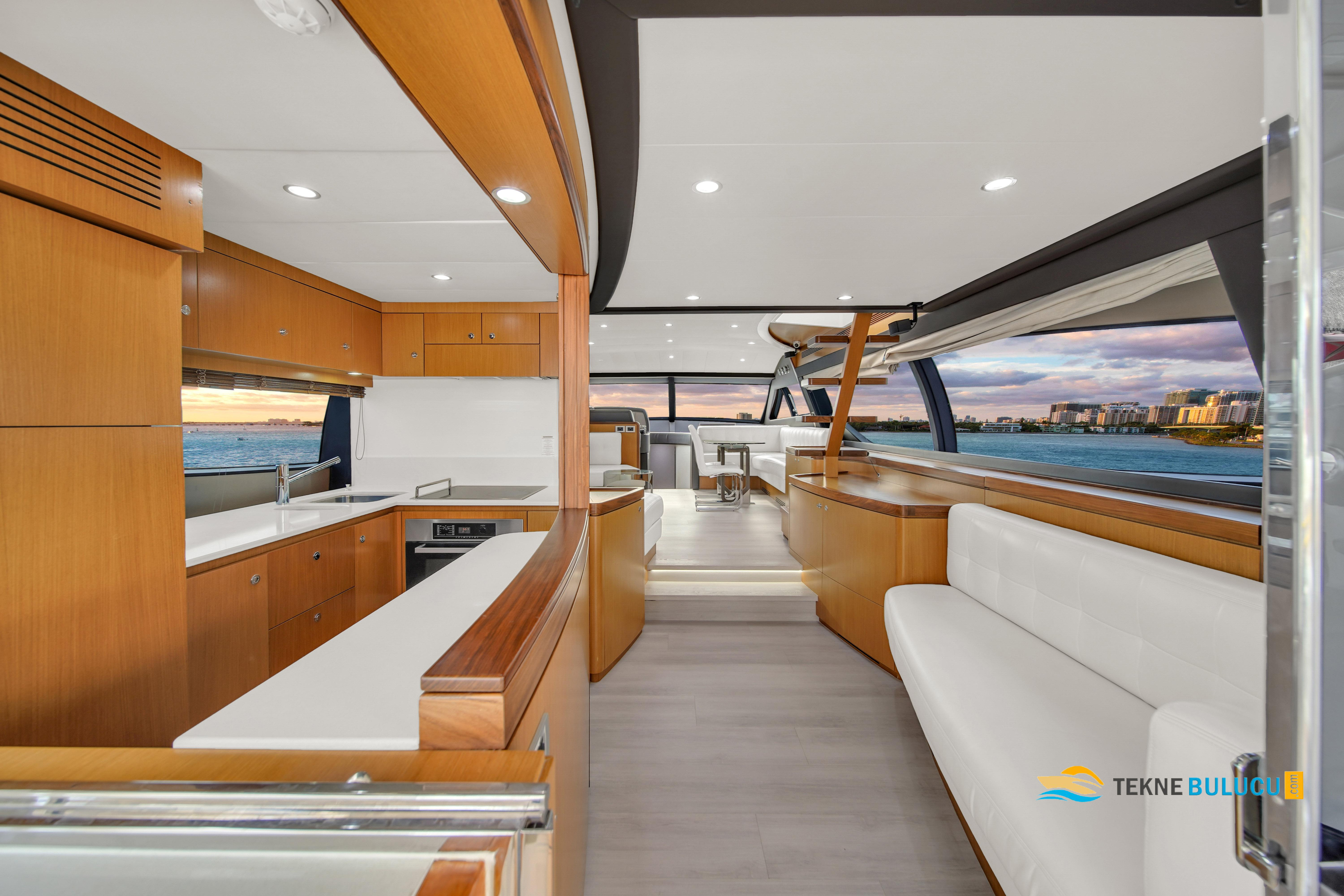 Ferretti 631 / 660 2011 iç mekan 2