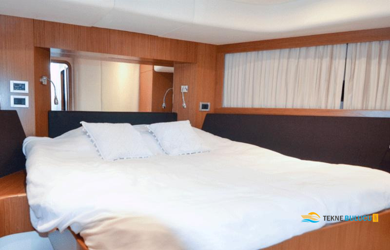 Ferretti 592 2008 iç mekan 1