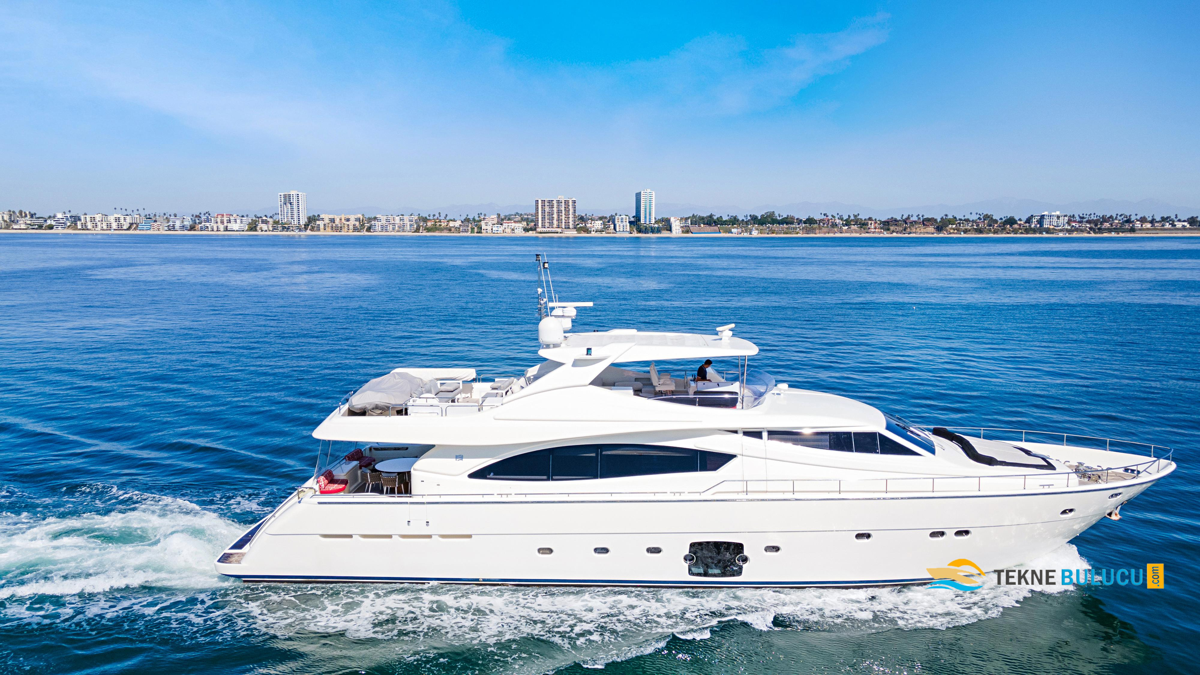 Ferretti 740 2009 iç mekan 2